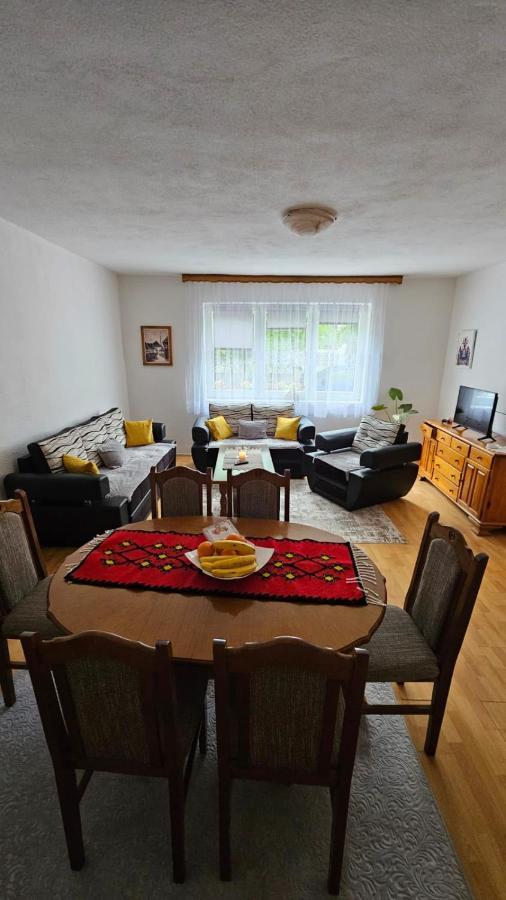 Apartman Naza Kulen Vakuf Exterior foto