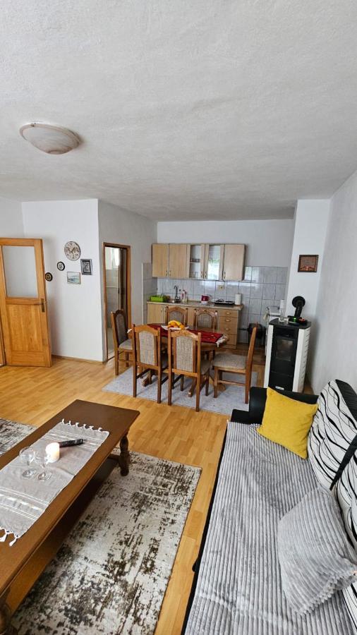 Apartman Naza Kulen Vakuf Exterior foto