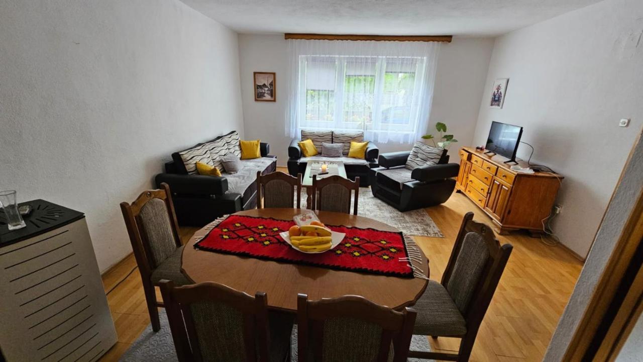 Apartman Naza Kulen Vakuf Exterior foto